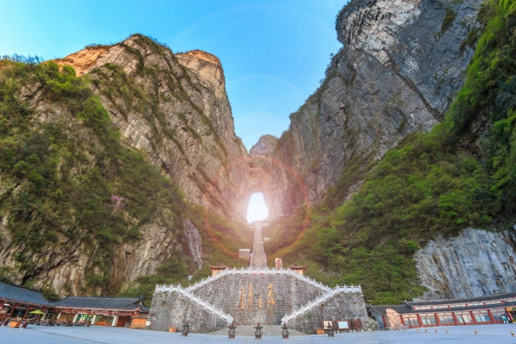 Nebeská brána v pohoří Tianmen: Hranice mezi lidským světem a světem Bohů