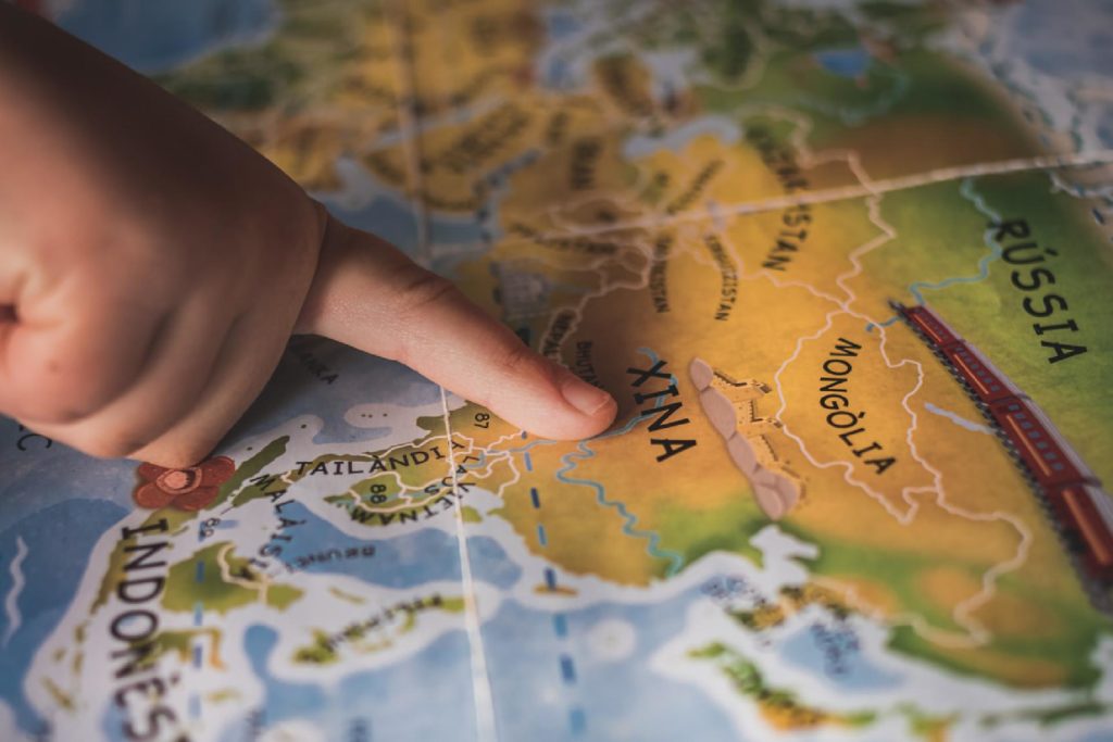 KVÍZ: Troufnete si vyplnit slepou mapu světa a určit správně těchto deset státu?