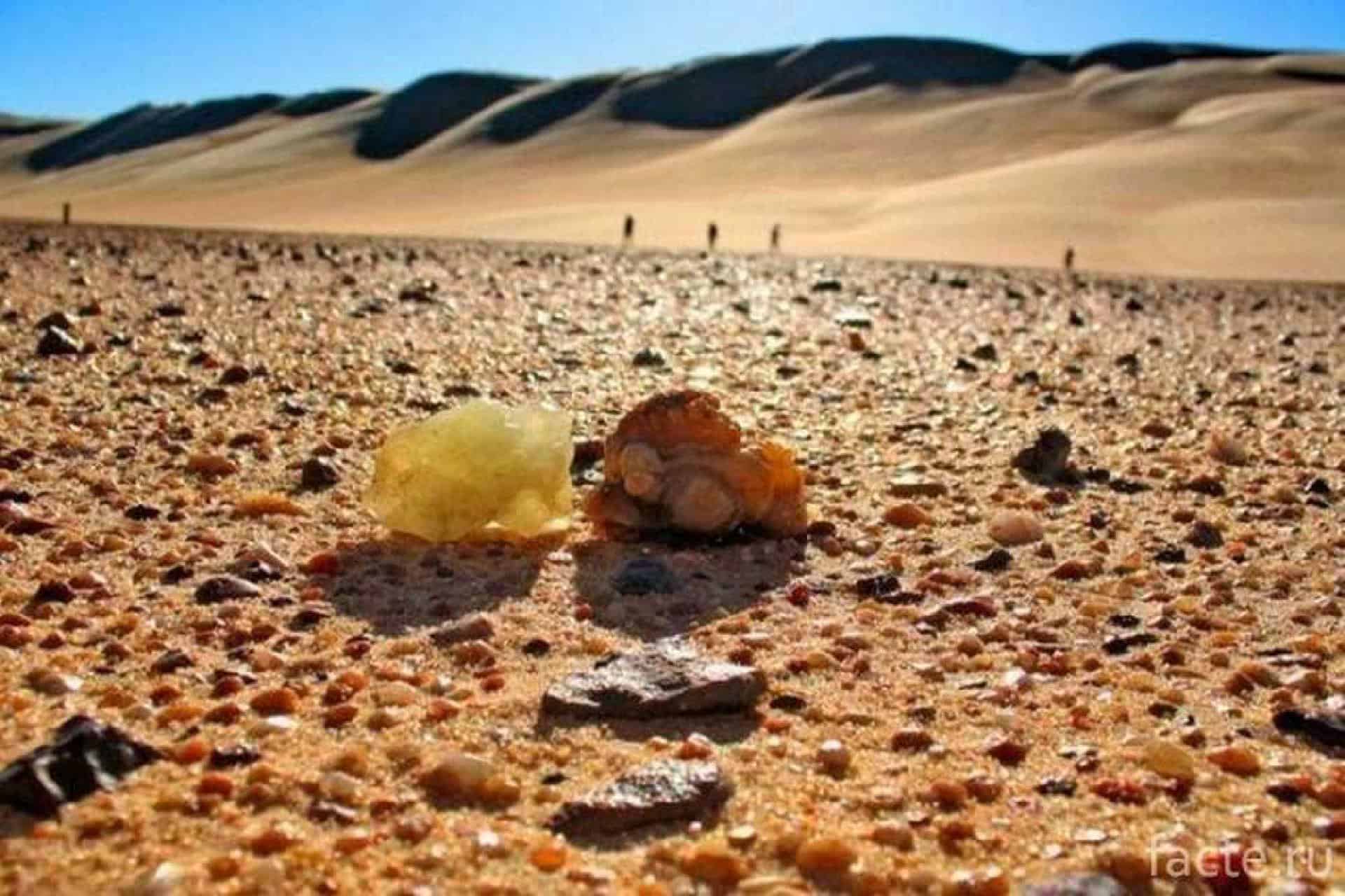 Стекло сахары. Стекло пустыни Атакама. Стекло ливийской пустыни. Стеклянная пустыня Египет. Ливийское стекло Египет.